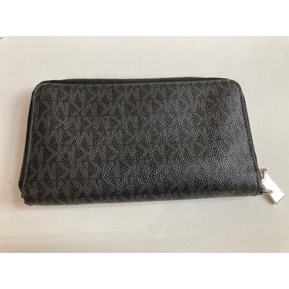 MICHAEL KORS BLACK SAFFIANO LEATHER SIGNATURE PRINT WALLET - Picture 2 of 16